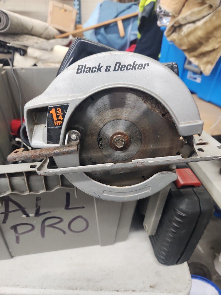 Black and decker skill Saw