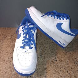 Nike Air FORCE 1 men size 6.5/ Women 8.5