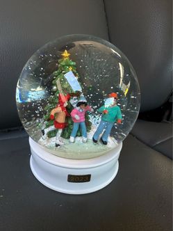 2023 Christmas Snow Globe with Figurines