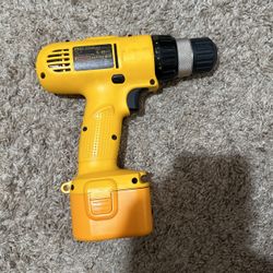 Dewalt DW 927 12 V Drill with 4 Batteries 3 Still seal pack