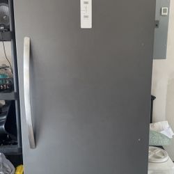 Frigidaire Upright Freezer 33" 20 cu. ft.  model number FFUE2024AN