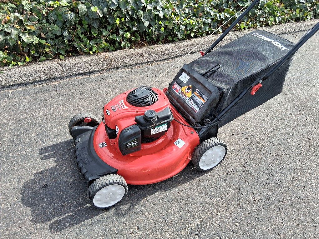Lawn Mower. Troy-Bilt TB110 Lawn Mower. Excellent Condition.