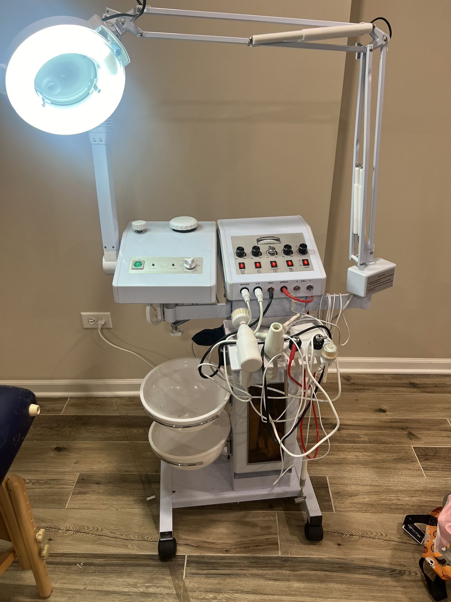 Facial Machine