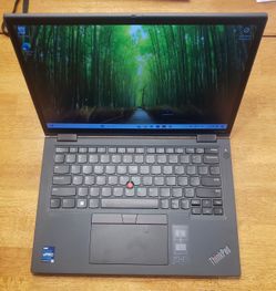 Lenovo x13 2 in 1 Yoga, intel 12th gen 1265u. 32gb ram, 1tb ssd⁸