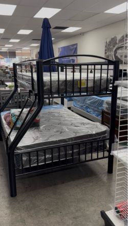 BRAND NEW Metal Bunkbed, Twin over Full, Litera