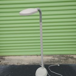 Adjustable Gooseneck Craft/Sewing/Reading Light