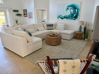 Beautiful modern off white sectional sofa in like-new condition.