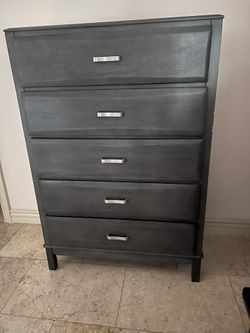 Dresser