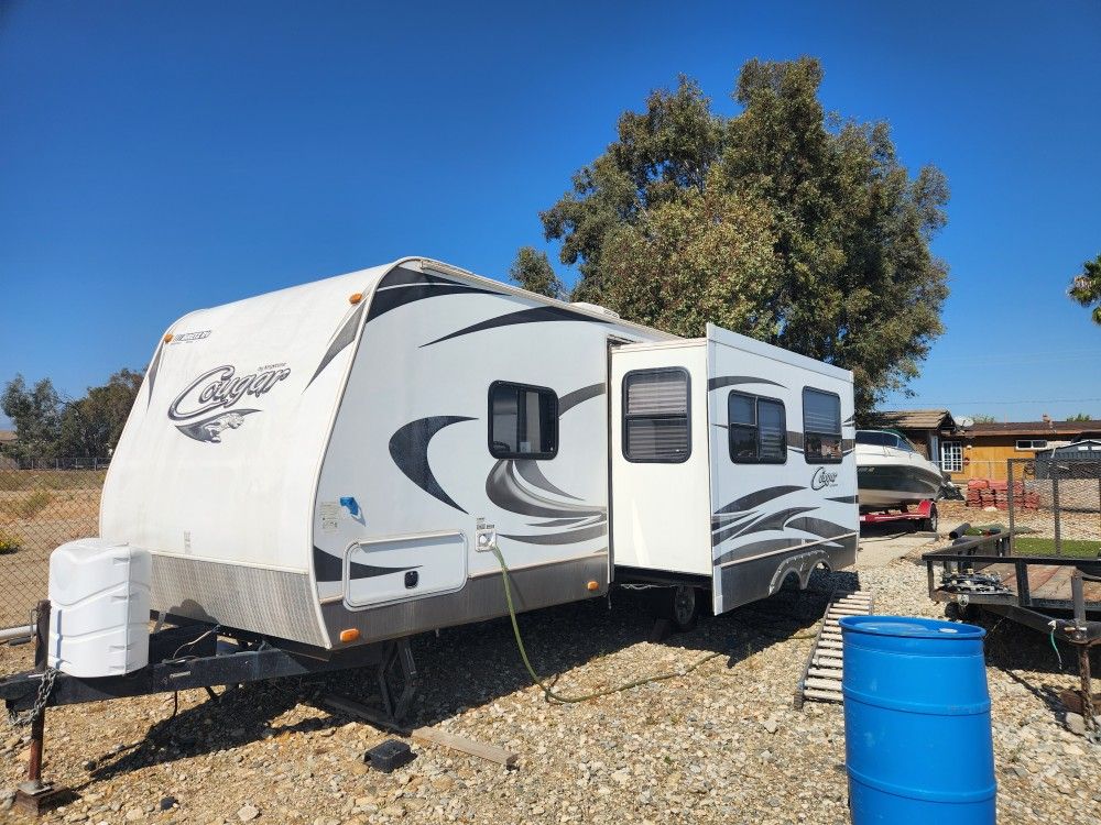 2013 Cougar Travel Trailer 