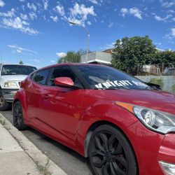 Hyundai  Veloster 