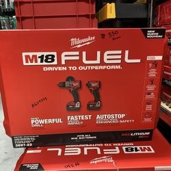 Milwaukee M18 FUEL 18V Lithium-Ion Brushless Cordless Hammer Drill and Impact Driver Combo Kit (2-Tool) with 2 Batteries