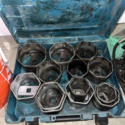 Wheel bearing lock nuts