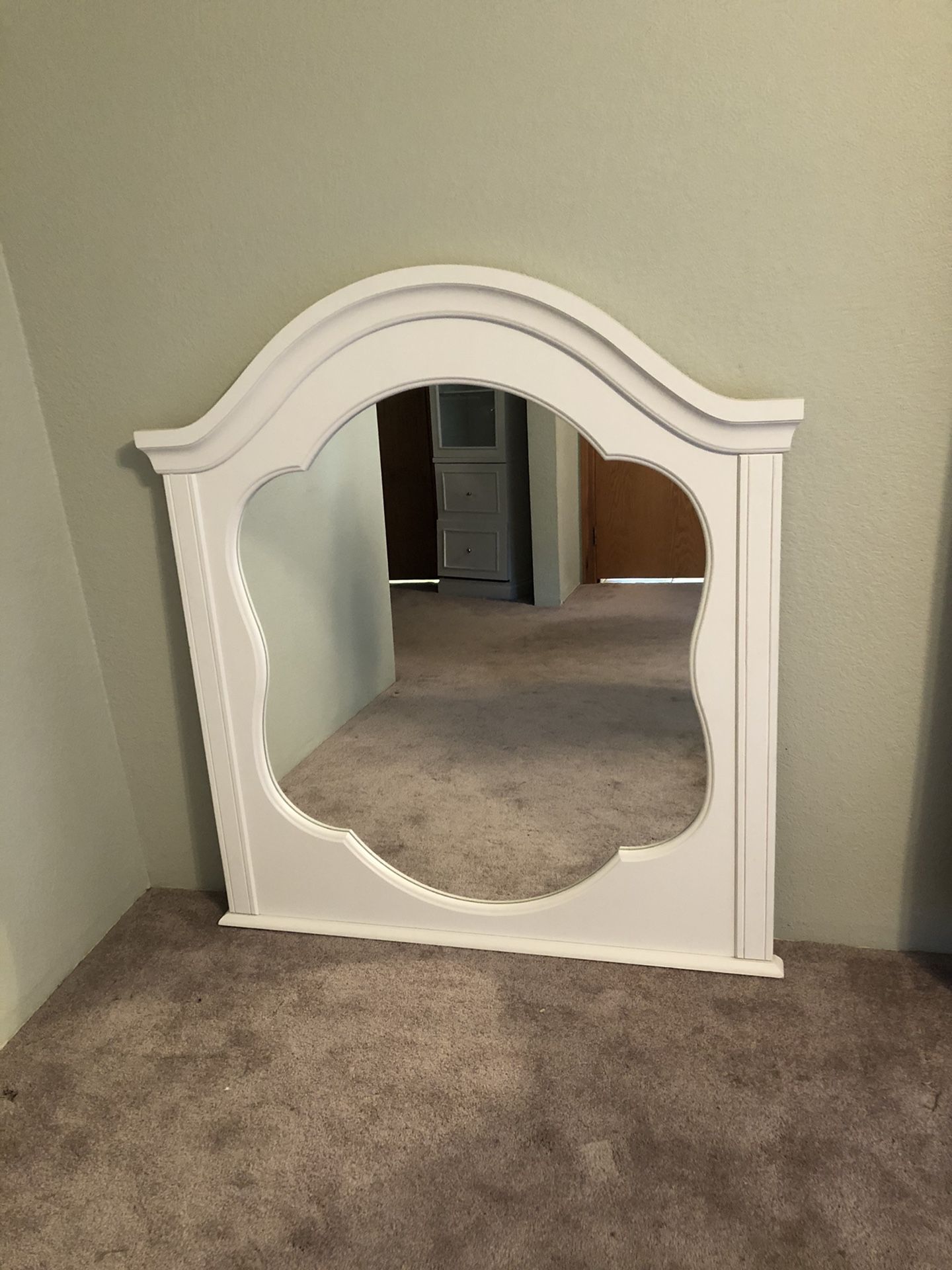 White decorative mirror
