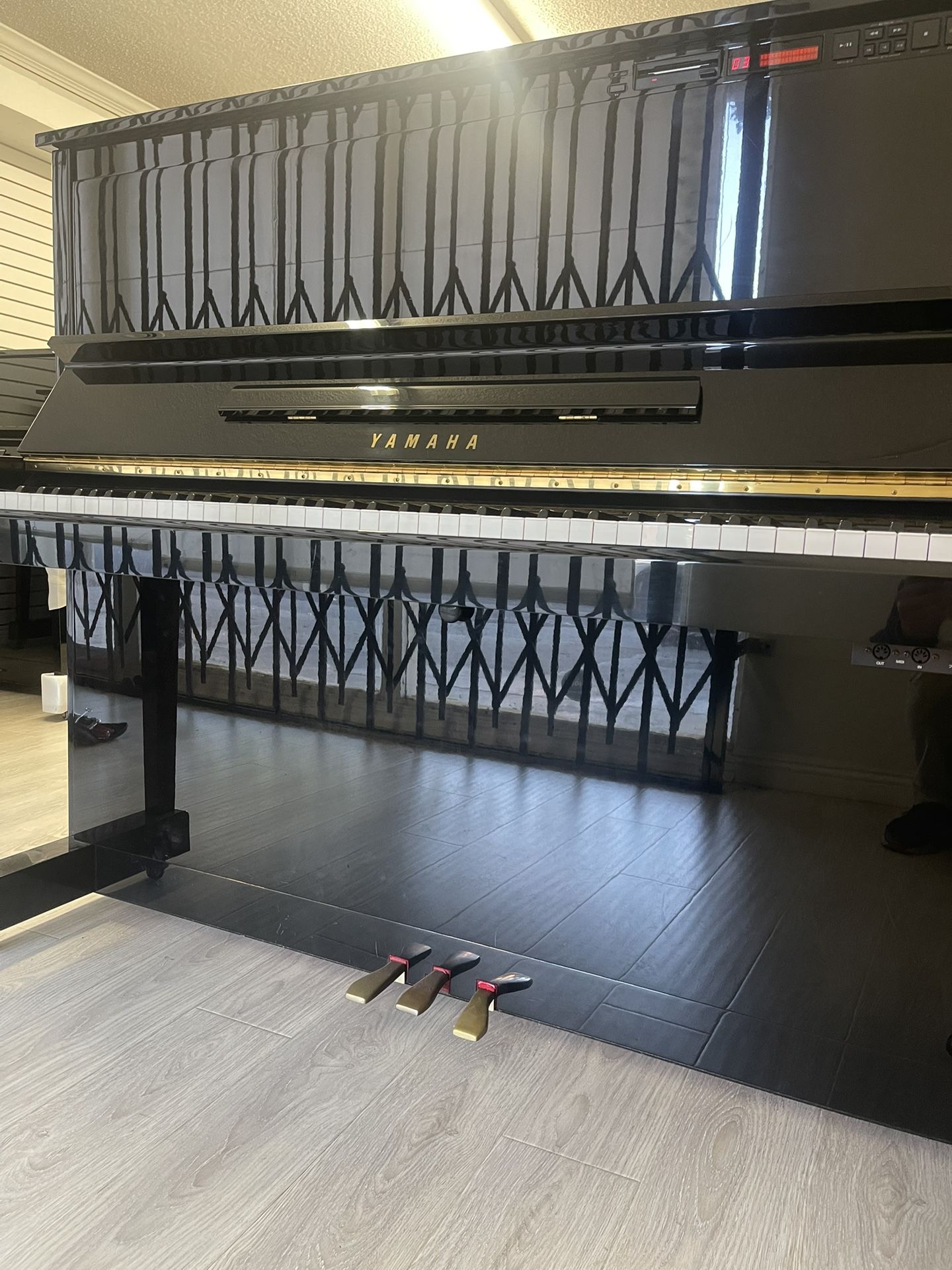 1990 Yamaha Upright Piano