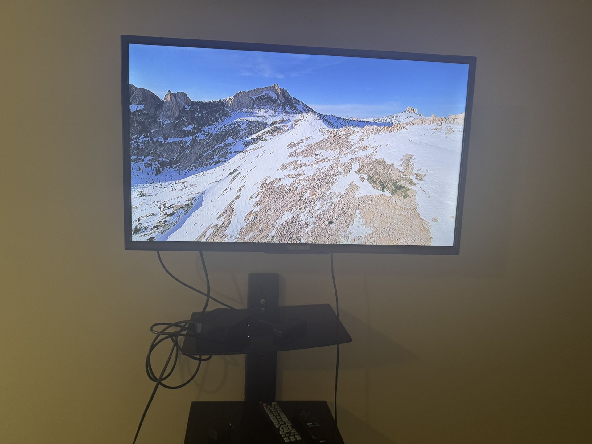 32 Inch TV With Accessories