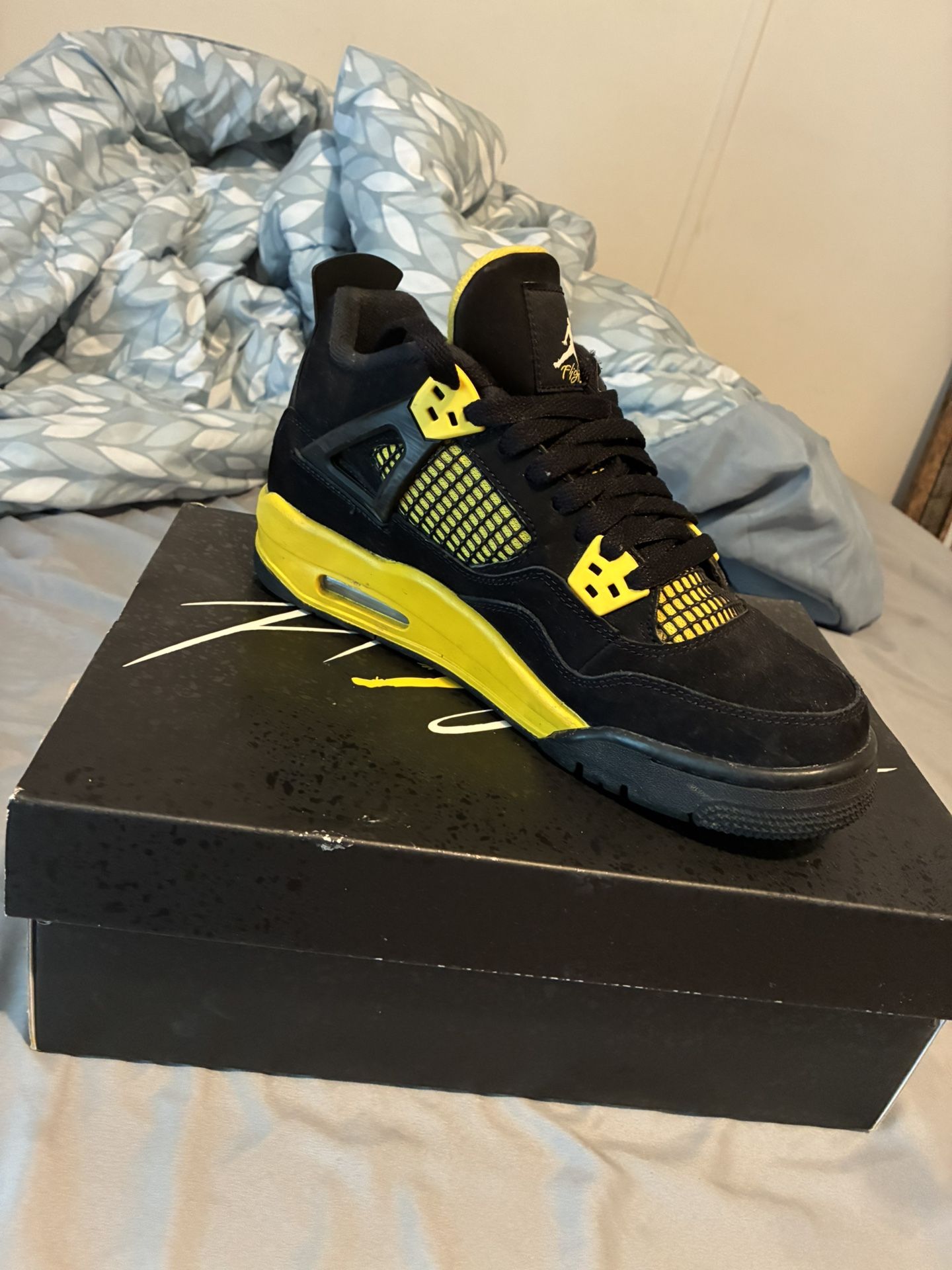 Jordan 4s