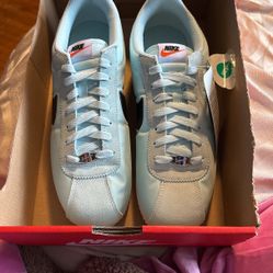 Brand New Men Nikes Size 11.5
