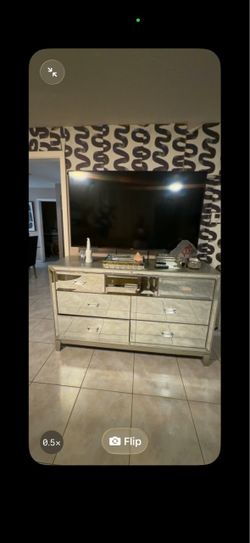 Dresser & chair