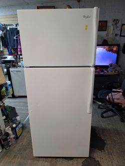 Whirlpool refrigerator 67x28x28