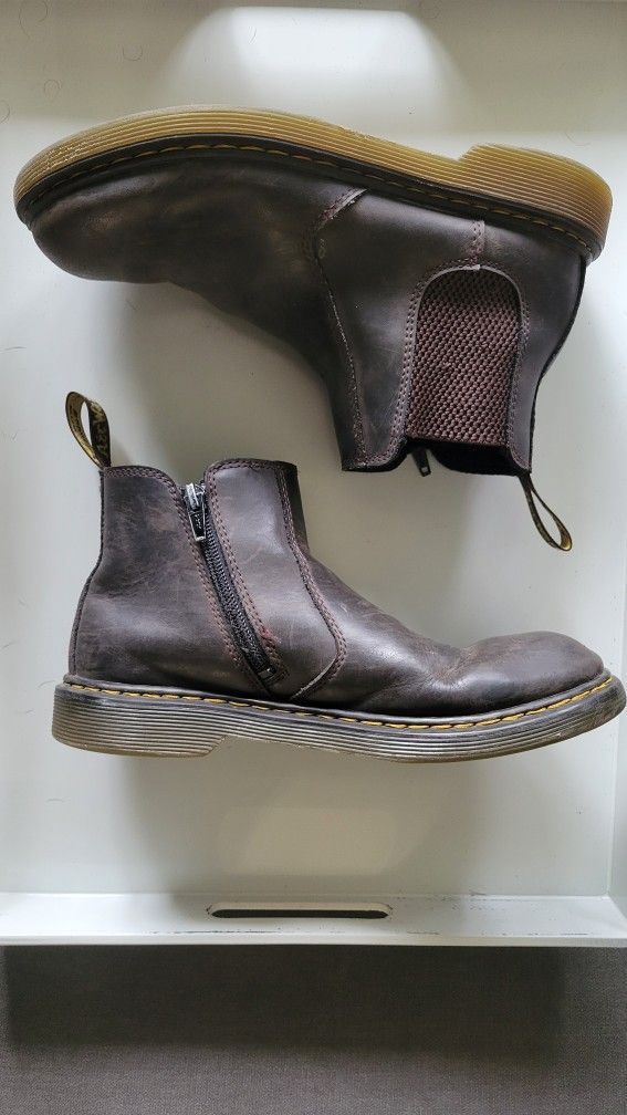 Dr. Martens Chelsea Boot