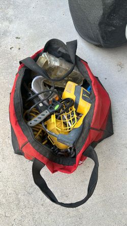 Craftsman’s tool bag with random tools