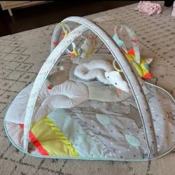 Play Mat/  Play Gym Skip Hop 