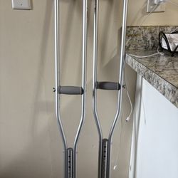 Universal Crutch Adjustable