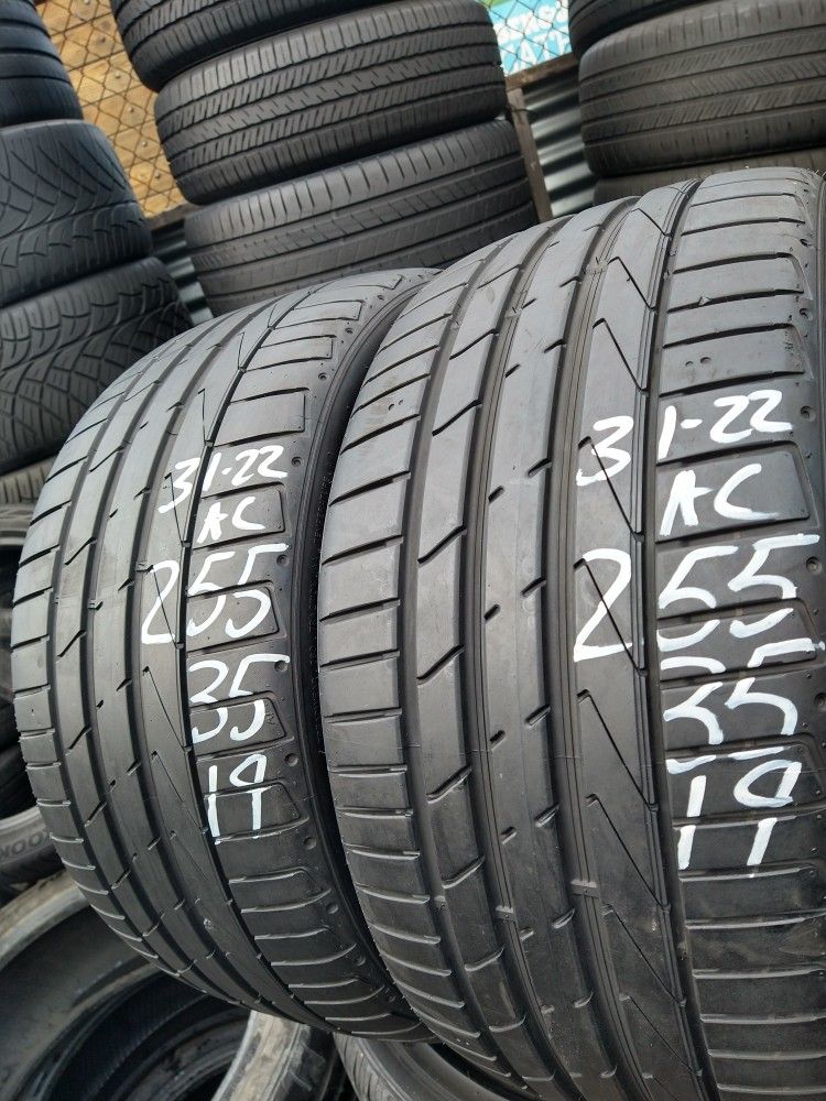 255/35-19 (2 Tires 90% Tread Life