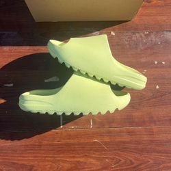 Yeezy Slide Glow Green