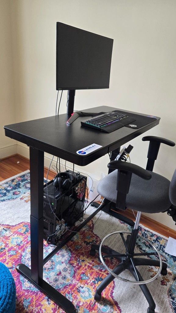 Standing Desk, Adjustable, Motorized
