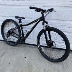 Cannondale Mountain Bike Size Adult Small Wheels 27.5 Multiple Speeds Hydraulic Disc Brakes 