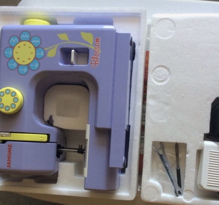 Blossom Kids Sewing Machine! New in Box
