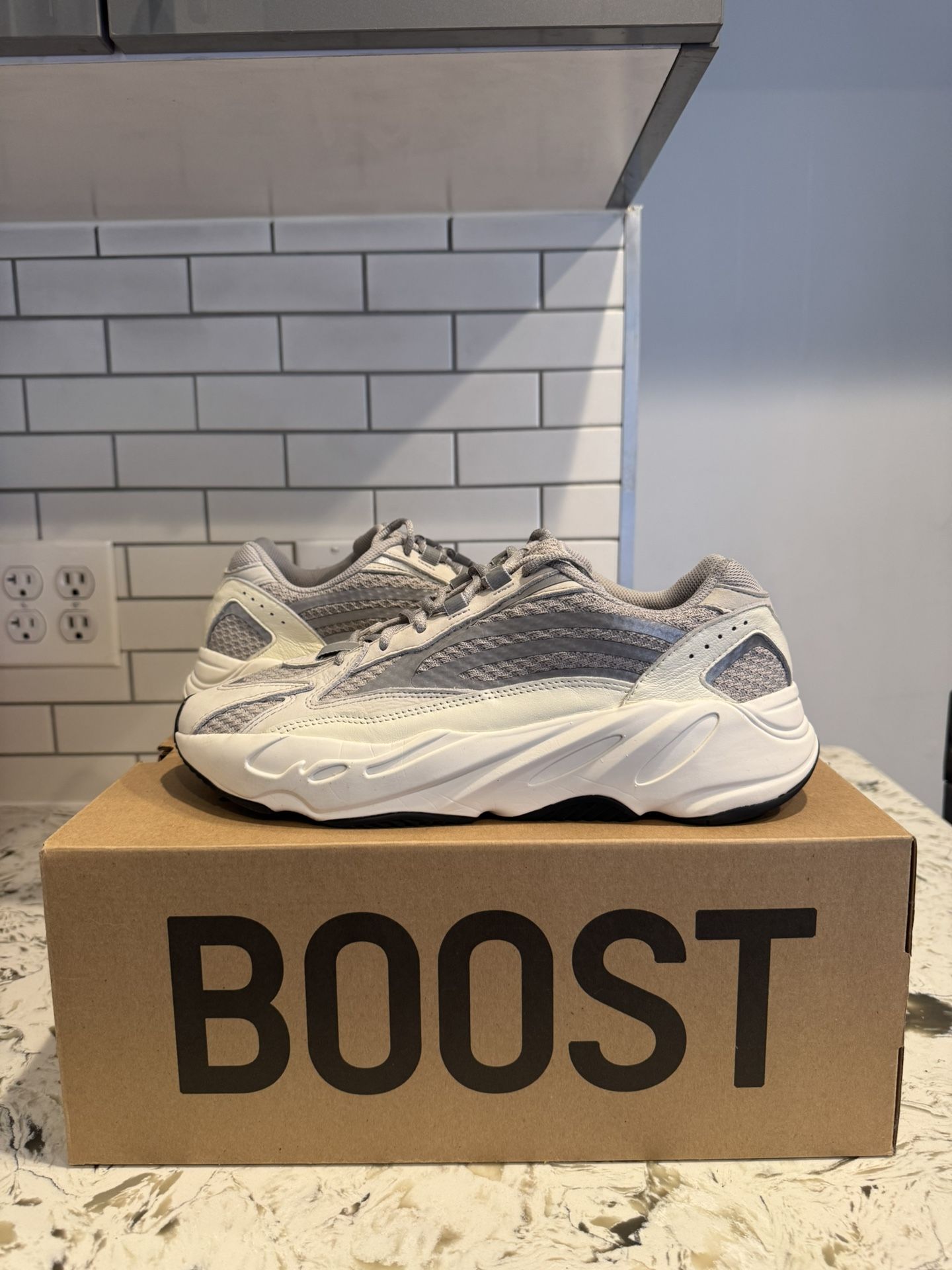 Adidas Yeezy Boost 700 V2 Static men’s size 10.5