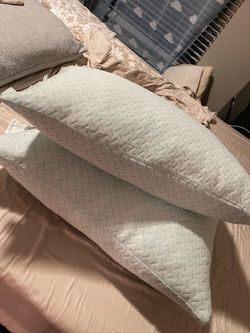 Set of 2 Cooling Martha Stewart Bed Pillows