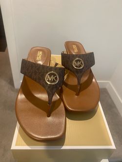 New MK thong sandals