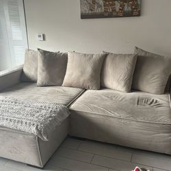 Sectional couch