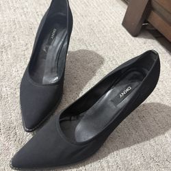 DKNY Black Pumps