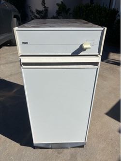 Trash compactor