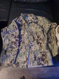 Three US Navy men's Mediun Regular  and large Tshirt