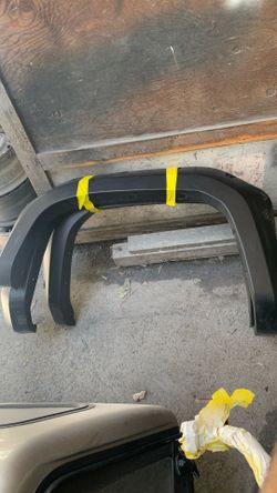 2025/  flares fits Toyota Tacoma and Toyota tundra