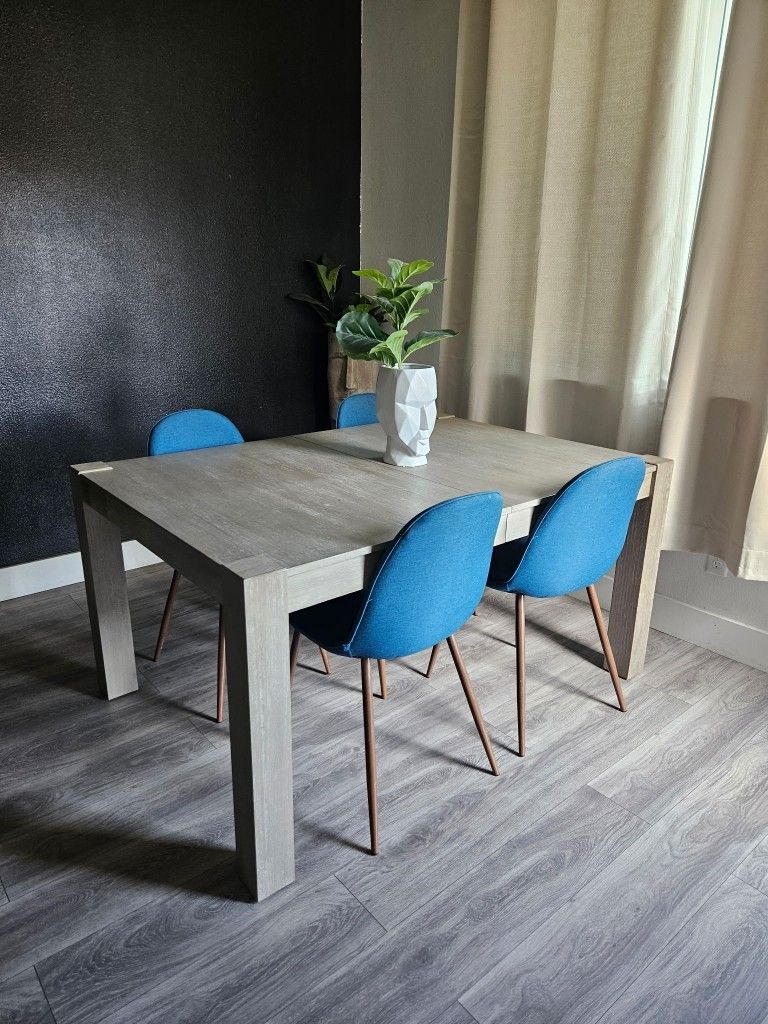 Dining Table & Dining Chairs 