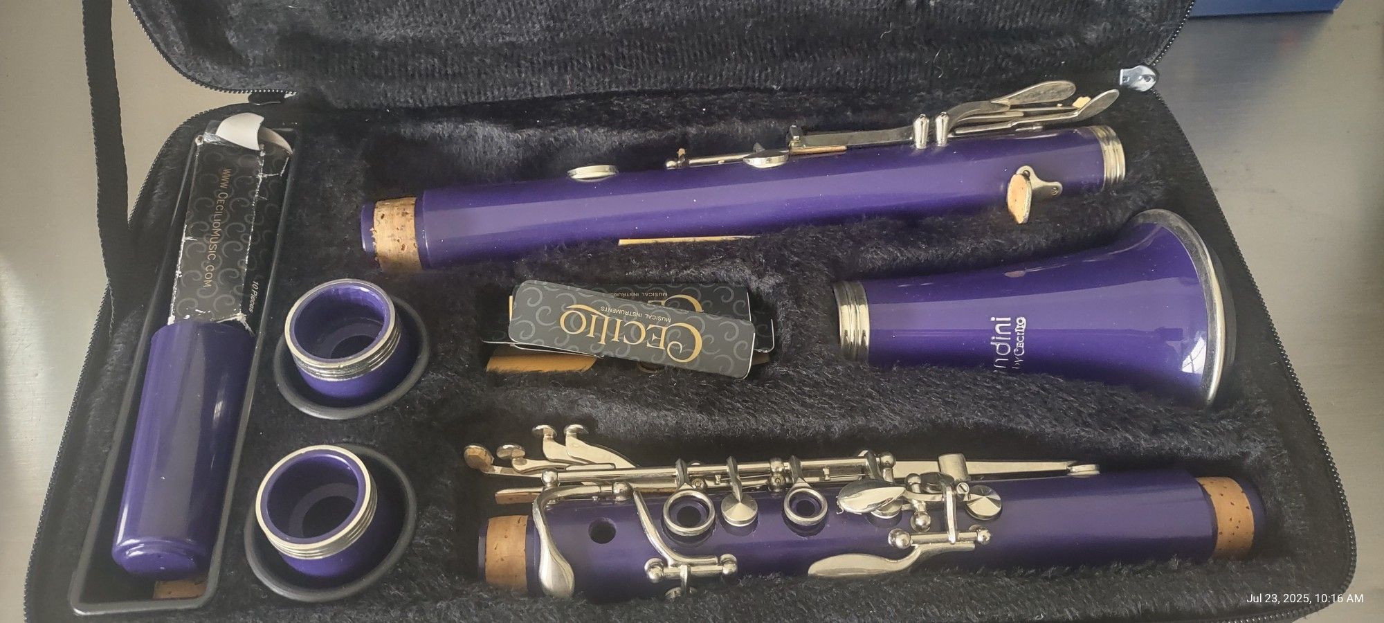 Mendini by Cecilio B Flat Beginner Student Clarinet in purple.