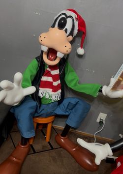 Christmas goofy animatronic