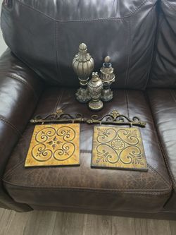 Decorative Wall Hanging and Finial Set