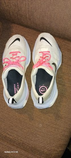 Nike ZoomX Invincible 3 Run Flynit Men Size 12 Used White Blue Pink $45