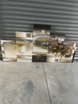 Canvas wall decor