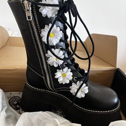 Brand New Dolls Kill Flower Boots Size 9