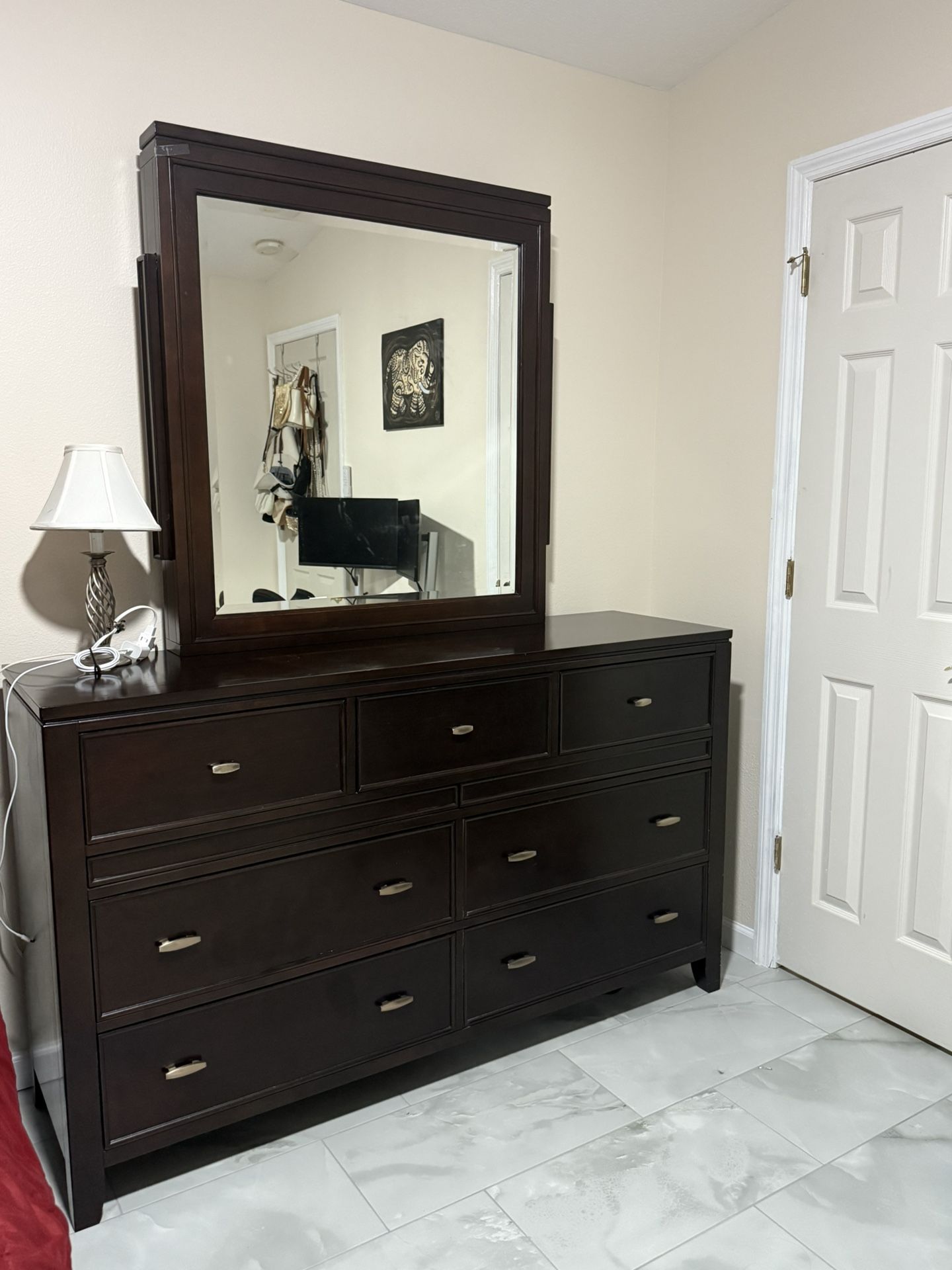 Havertys Bedroom Set – Solid Wood, Dresser w/ Mirror, Bed Frame & Nightstand