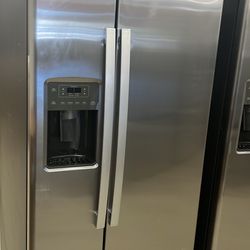 GE 33Inch. Side By Side Refrigerator (Scratch And Dent) / 1 Year Warranty 