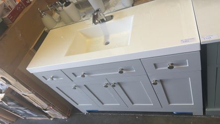 48 in vanity bathroom brand new $499